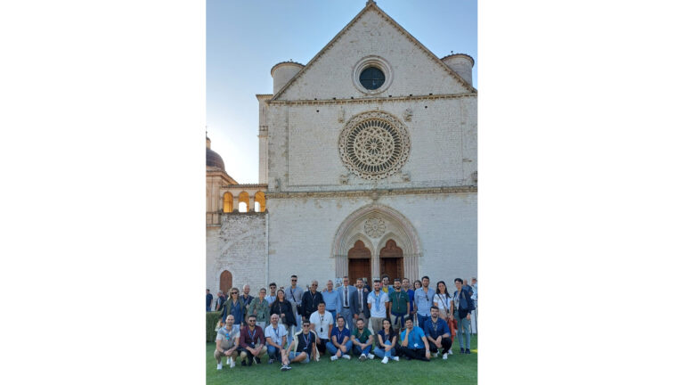 Momenti di convivialità presso il centro storico di Assisi