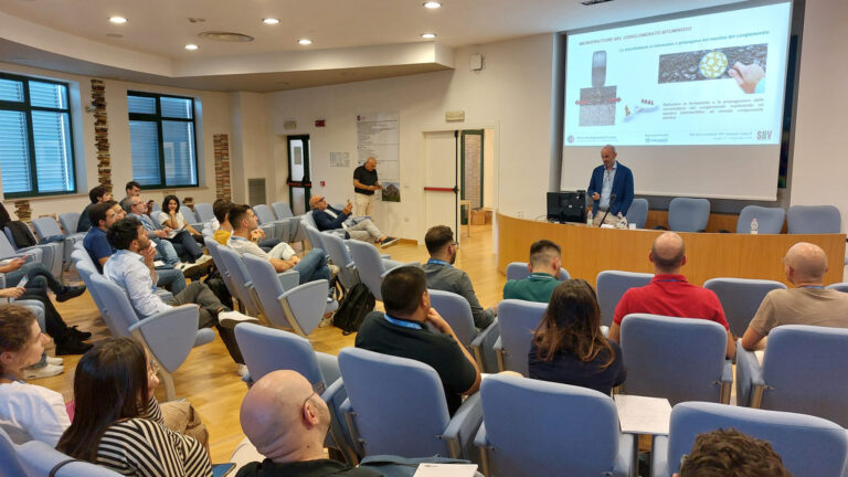 Il dr. Massimo Paolini, Direttore tecnico – Valli Zabban SpA durante il TECHNICAL WORKSHOP moderato dal prof. Gianluca Cerni, Università di Perugia