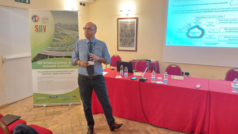 Il Prof. Cesare Sangiorgi, Università di Bologna durante la SIIV LECTURES moderata dal Prof. Gianluca Dell’Acqua, Università di Napoli Federico II