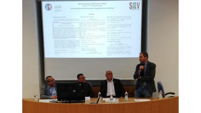 Il prof. Filippo Ubertini, Coordinatore del Corso di Dottorato Internazionale in Ingegneria Civile e Ambientale dell’Università di Perugia, durante la cerimonia di apertura della XIX edizione della Summer School della Società Italiana Infrastrutture Viarie | SIIV